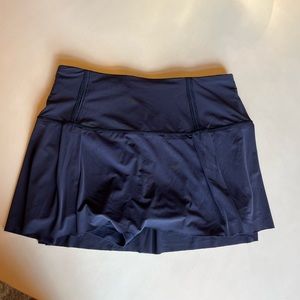 Lululemon Lost In Pace Skirt Navy size 8